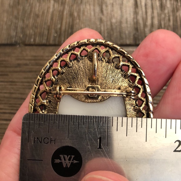 Vintage Floral Cameo Pin / Pendant Milk Glass - Picture 10 of 11